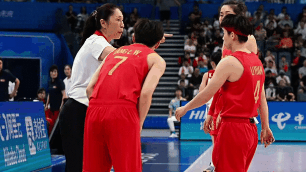 中国女篮，剑指东京，决战日本，书写篮坛新篇章
